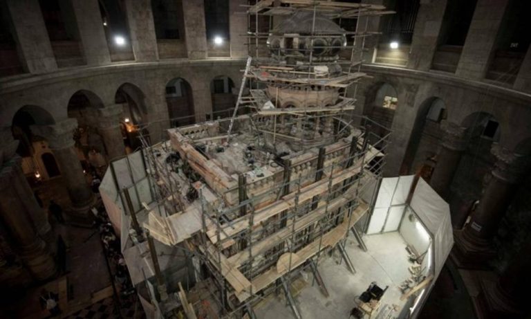 3 billion people watched the restoration of the Holy Sepulcher